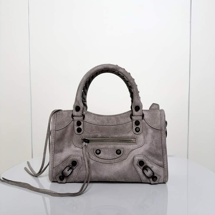 Picture of Balenciaga Handbags _SKUfw220372915fw